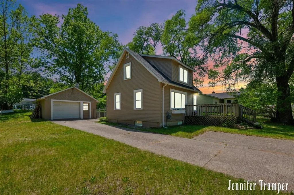 509 E Fairplains Street Greenville City MI 48838