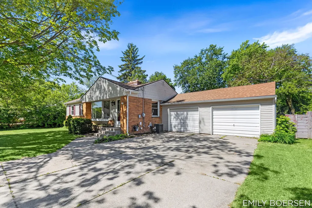 7543 Walnut Avenue Georgetown Charter Township MI 49428