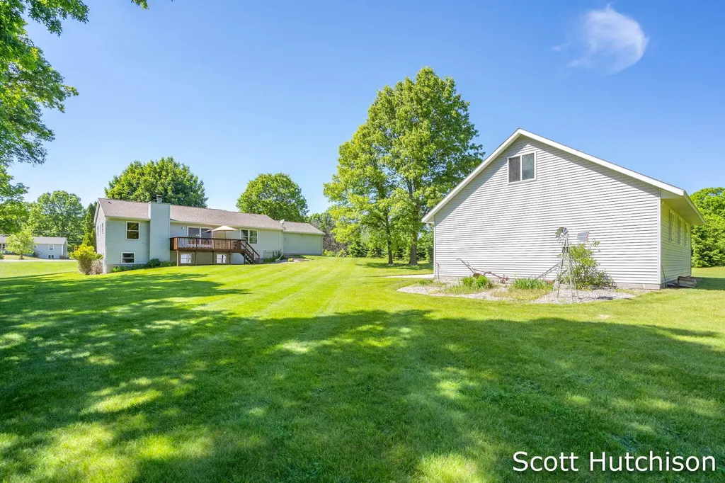 3439 S Johnson Road Montcalm Township MI 49326
