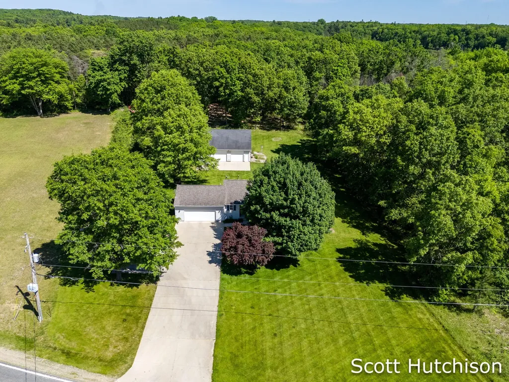 3439 S Johnson Road Montcalm Township MI 49326