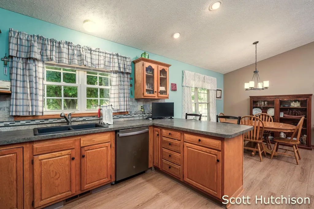 3439 S Johnson Road Montcalm Township MI 49326