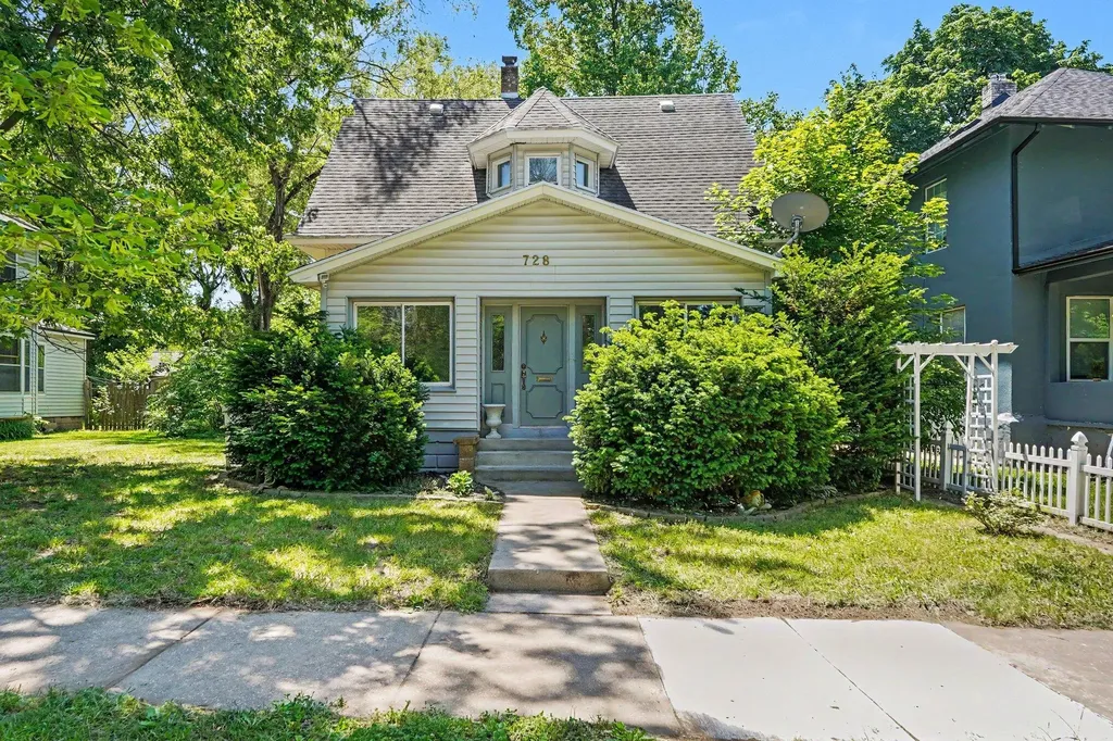 728 Adams Street SE Grand Rapids City MI 49507