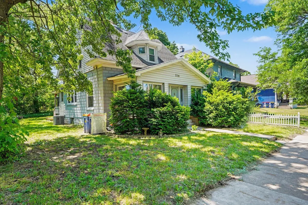728 Adams Street SE Grand Rapids City MI 49507