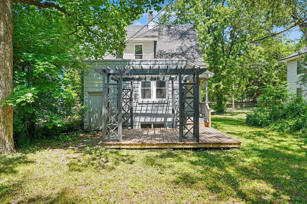 728 Adams Street SE Grand Rapids City MI 49507