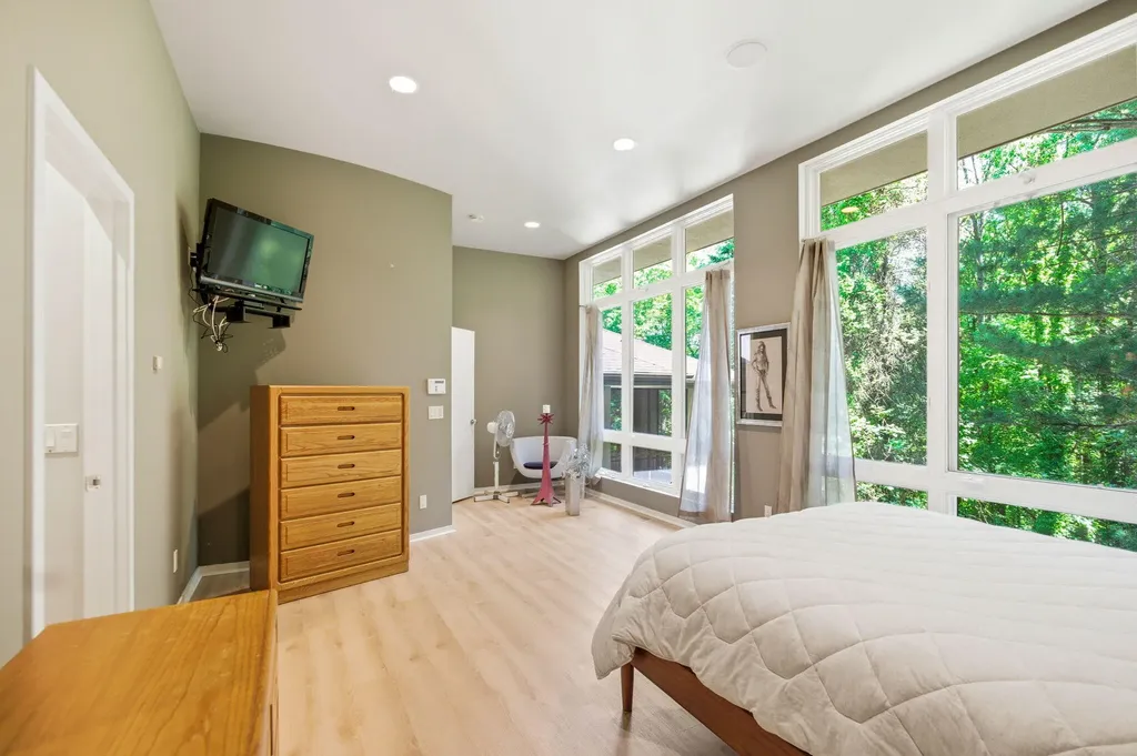 1970 Red Hill Drive NE Grand Rapids Charter Township MI 49301