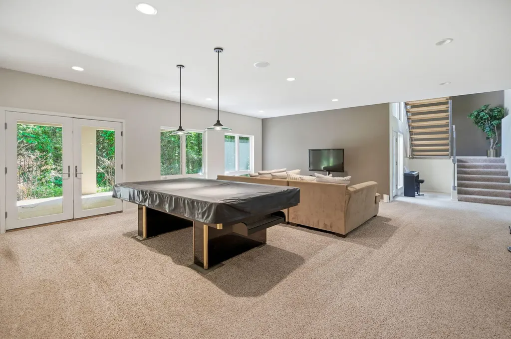 1970 Red Hill Drive NE Grand Rapids Charter Township MI 49301