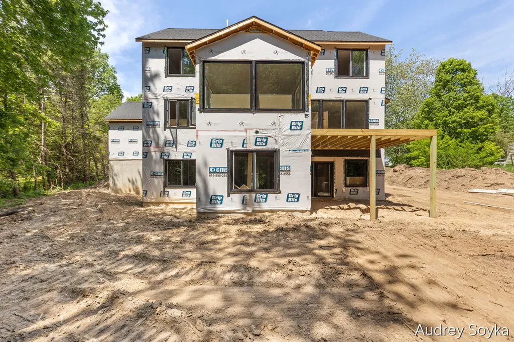 8234 Cascade Road SE Cascade Charter Township MI 49301