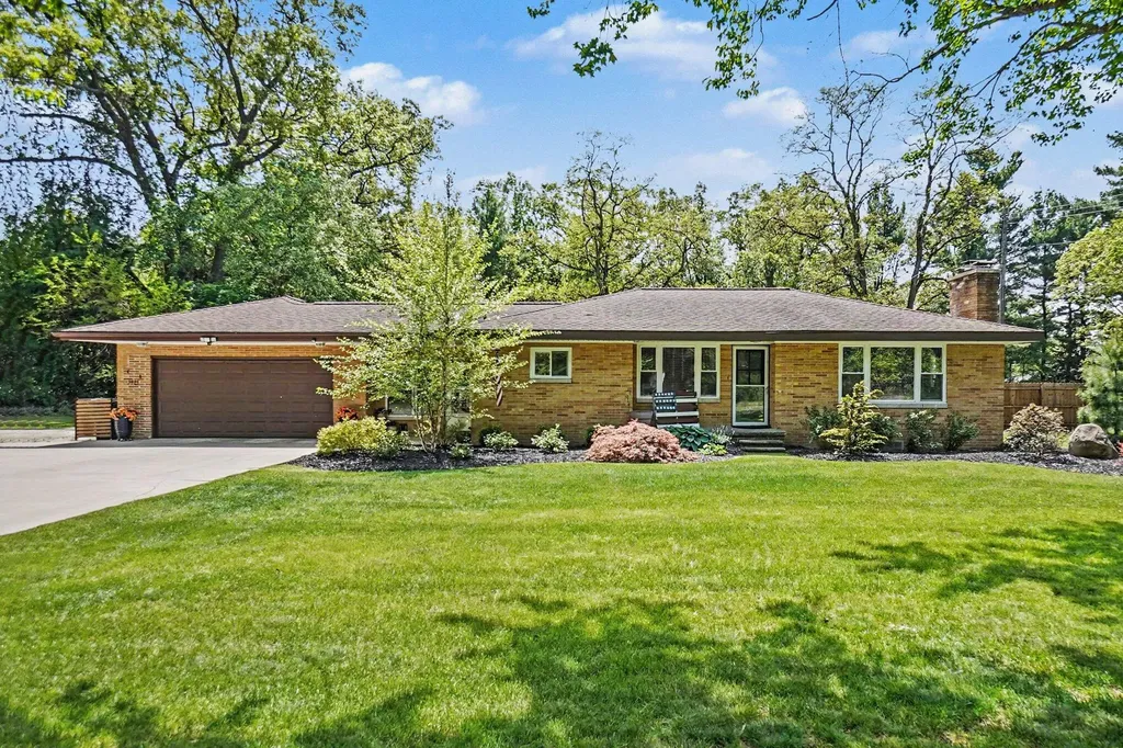 5525 Dowling Street Montague Township MI 49437