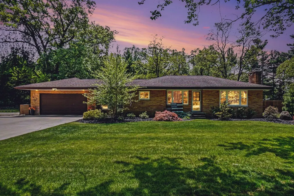 5525 Dowling Street Montague Township MI 49437