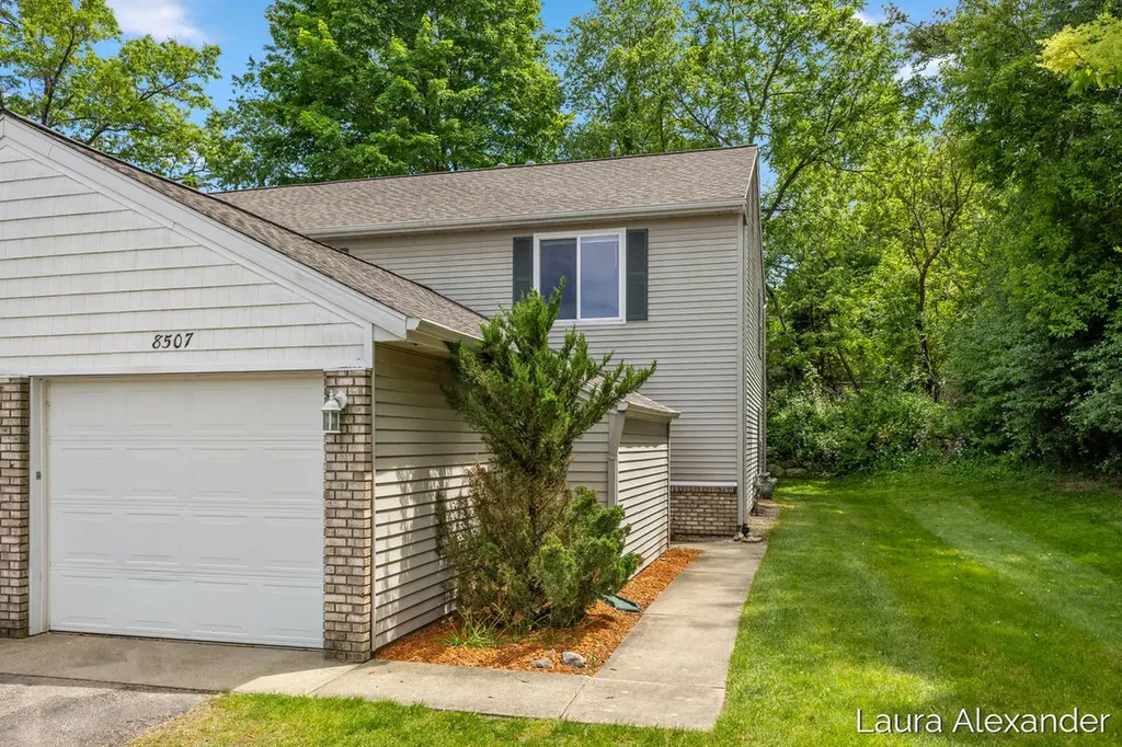 8507 Courtland Drive NE Rockford City MI 49341