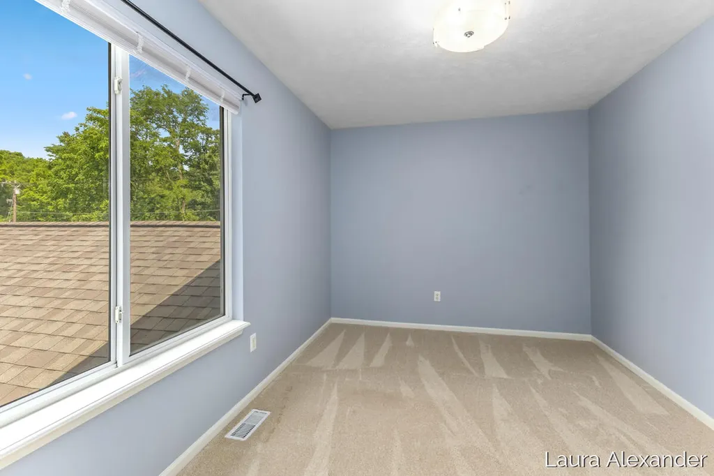 8507 Courtland Drive NE Rockford City MI 49341