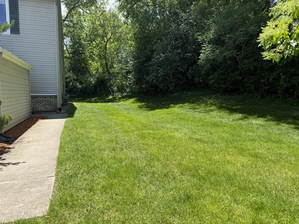 8507 Courtland Drive NE Rockford City MI 49341