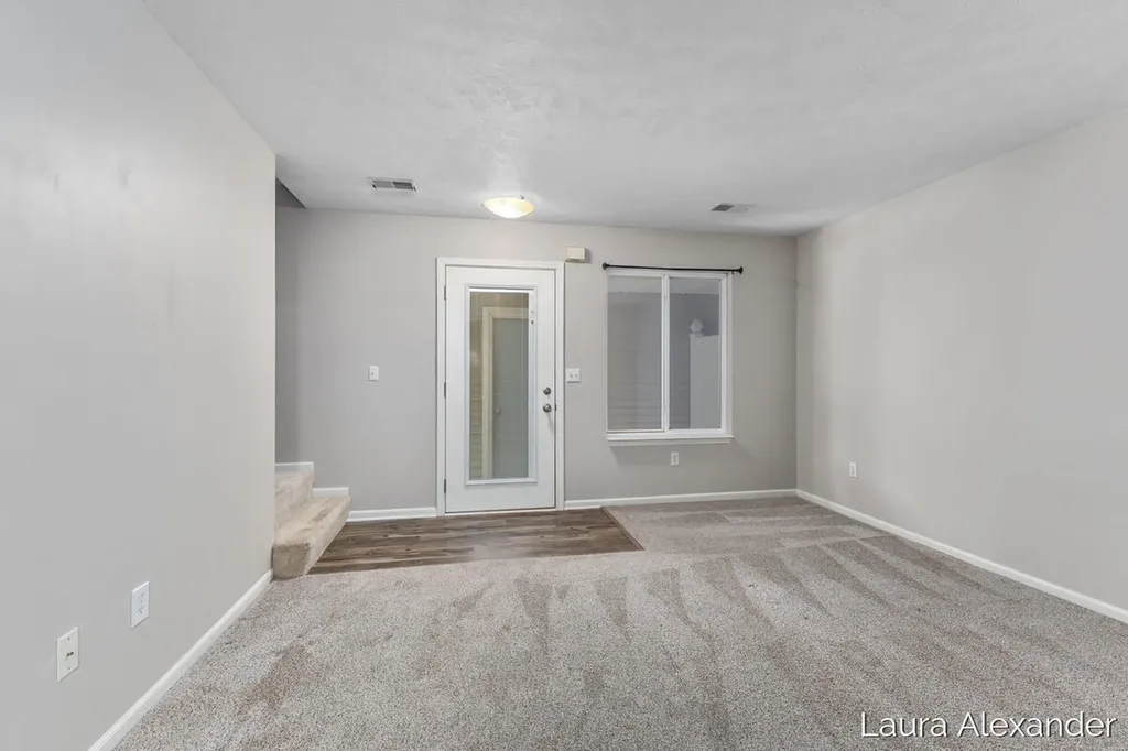 8507 Courtland Drive NE Rockford City MI 49341