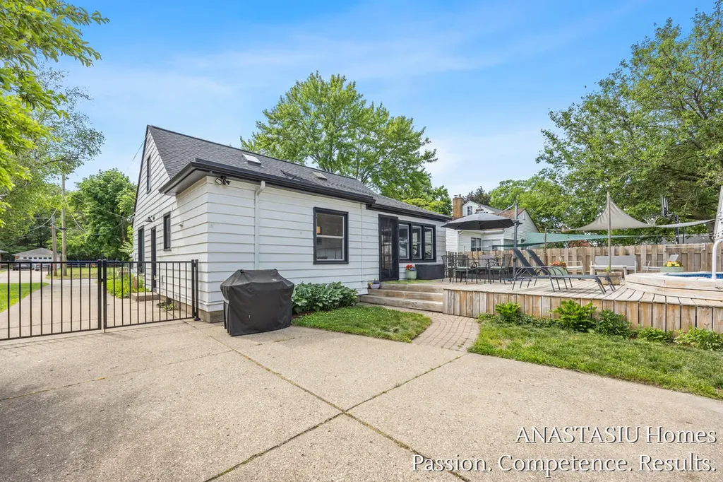 2238 Godwin Avenue SE Grand Rapids City MI 49507
