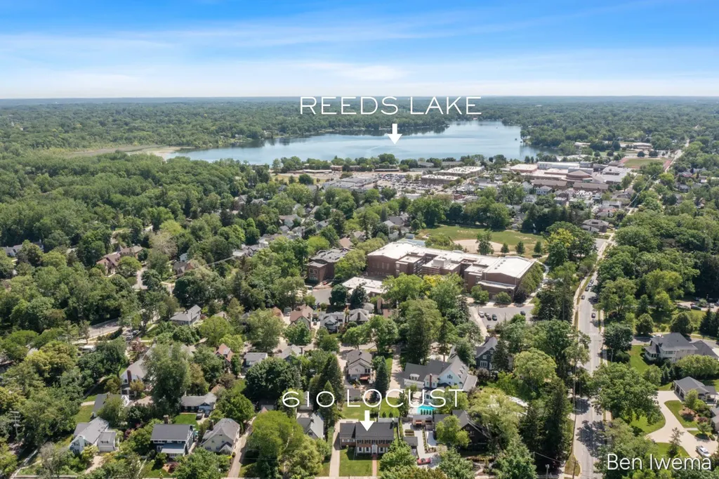 610 Locust Avenue SE East Grand Rapids City MI 49506