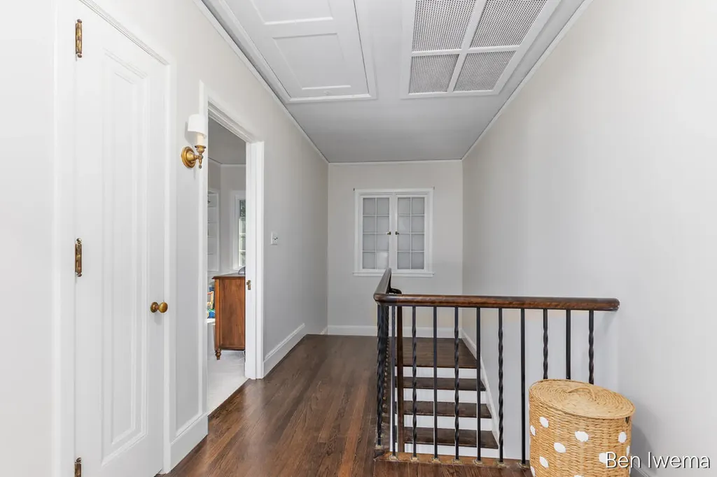 610 Locust Avenue SE East Grand Rapids City MI 49506