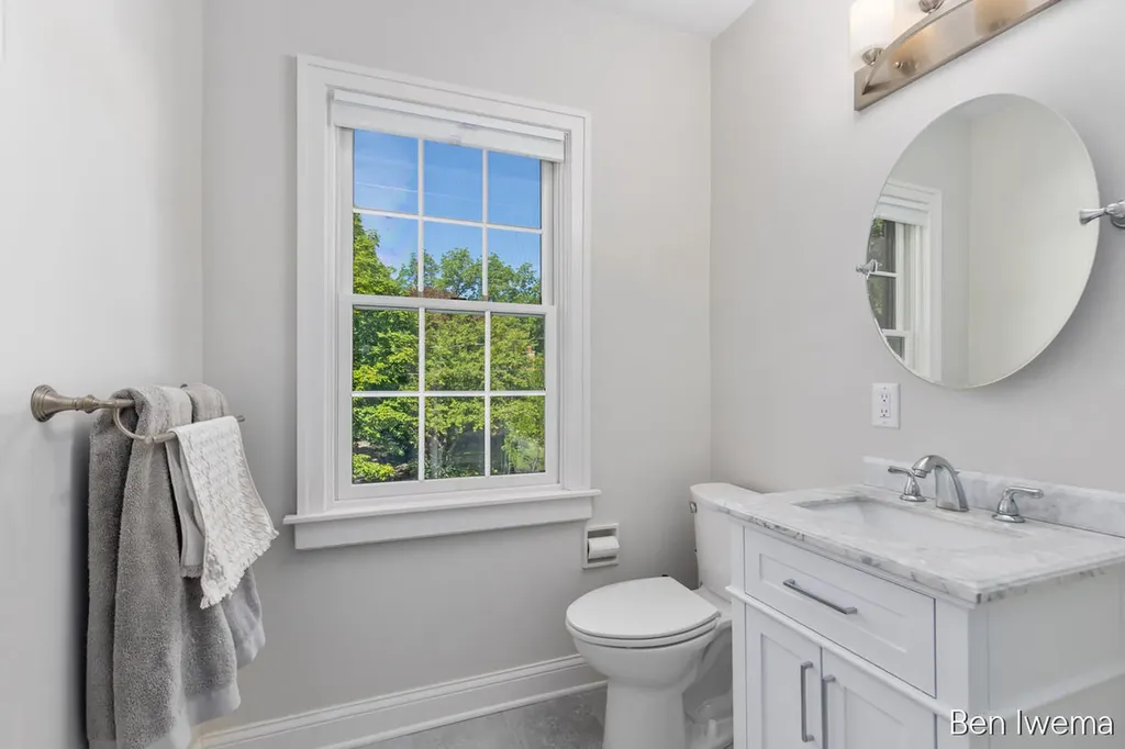 610 Locust Avenue SE East Grand Rapids City MI 49506