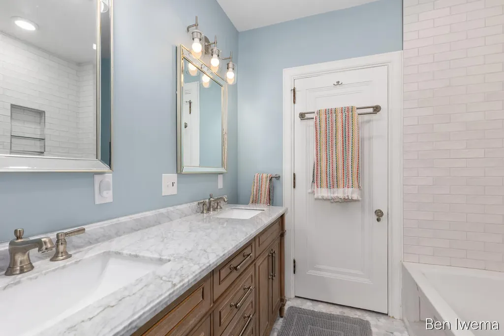 610 Locust Avenue SE East Grand Rapids City MI 49506