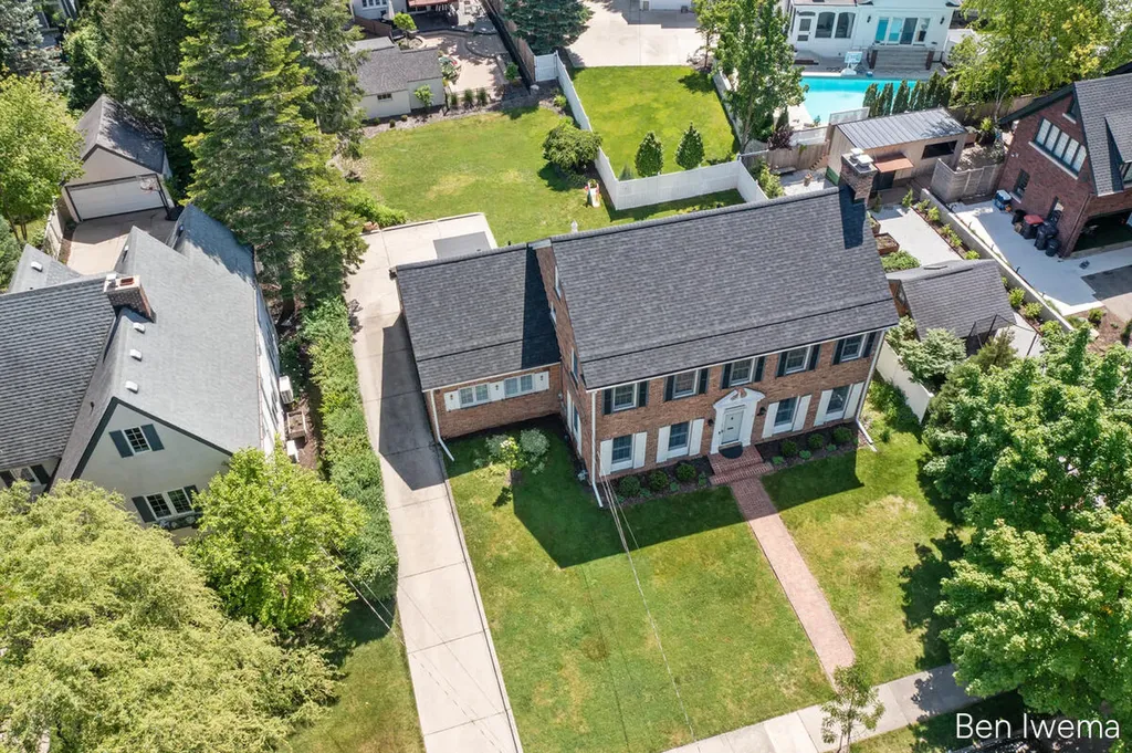 610 Locust Avenue SE East Grand Rapids City MI 49506