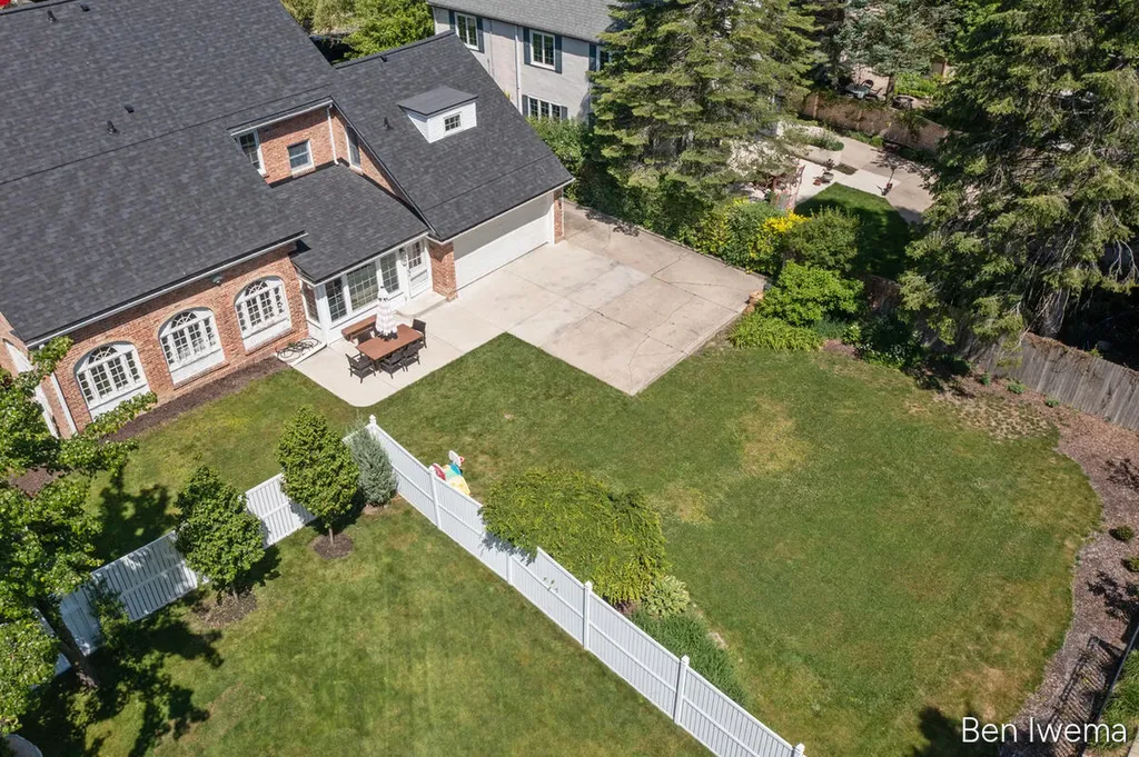 610 Locust Avenue SE East Grand Rapids City MI 49506