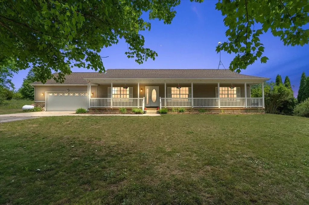 2171 Walking Horse Lane Valley Township MI 49010