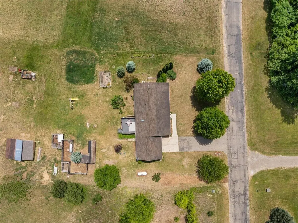 2171 Walking Horse Lane Valley Township MI 49010