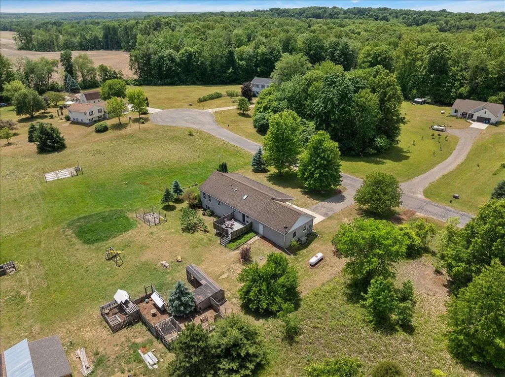 2171 Walking Horse Lane Valley Township MI 49010