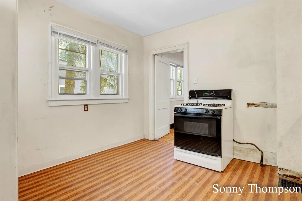 53 Baylis Street SW Grand Rapids City MI 49507