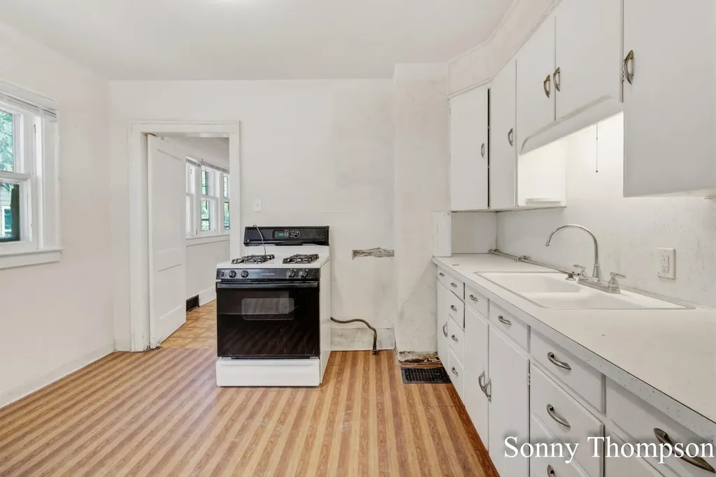 53 Baylis Street SW Grand Rapids City MI 49507