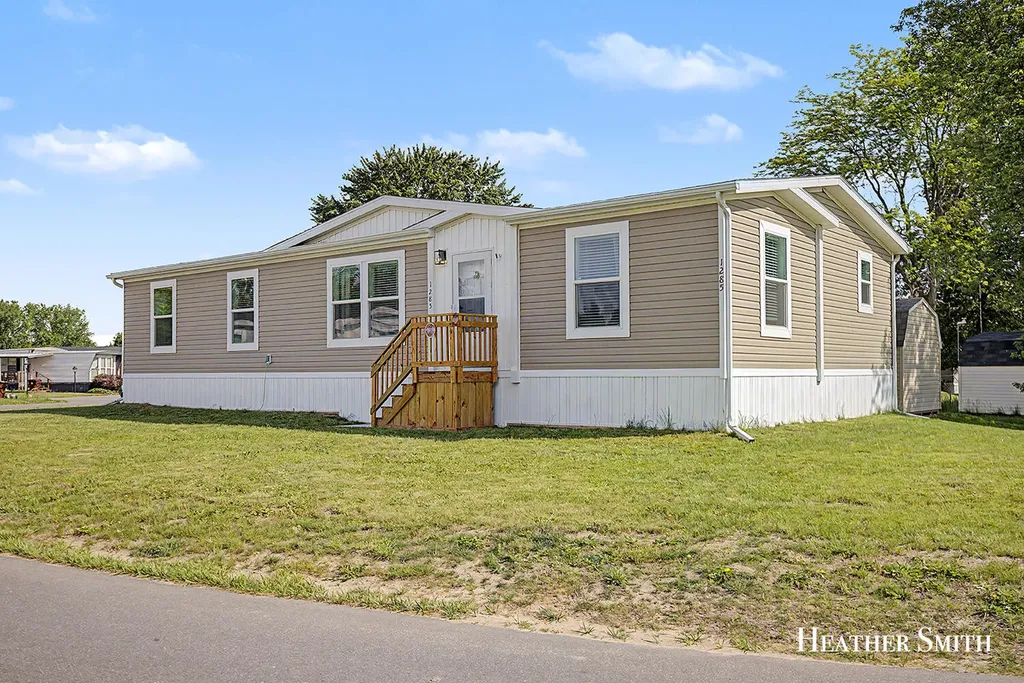 1285 Ashbrook Street NE Plainfield Charter Township MI 49306
