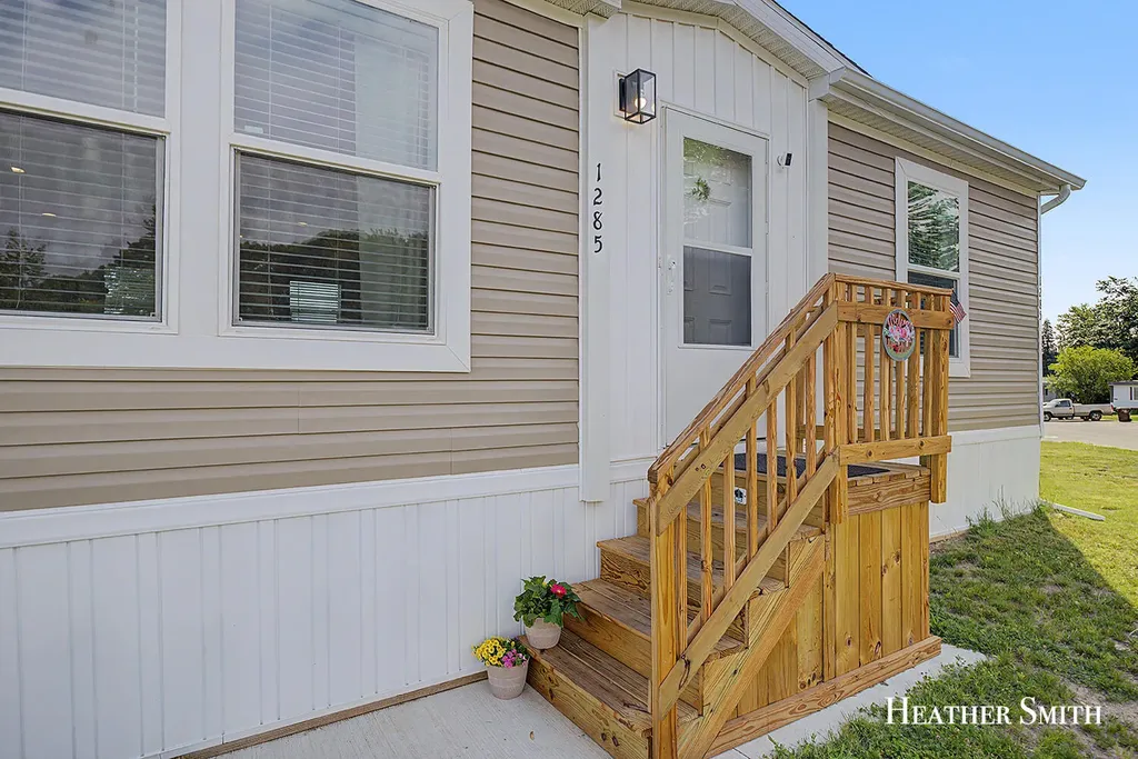 1285 Ashbrook Street NE Plainfield Charter Township MI 49306