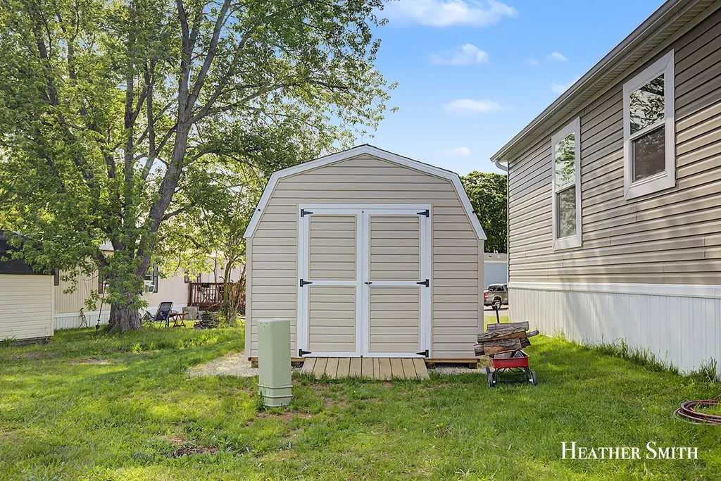 1285 Ashbrook Street NE Plainfield Charter Township MI 49306