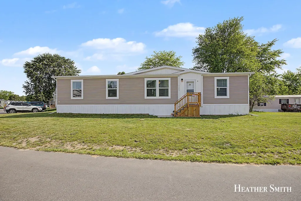 1285 Ashbrook Street NE Plainfield Charter Township MI 49306