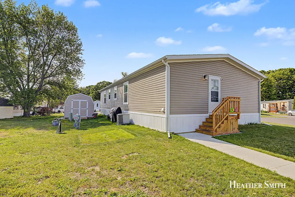 1285 Ashbrook Street NE Plainfield Charter Township MI 49306