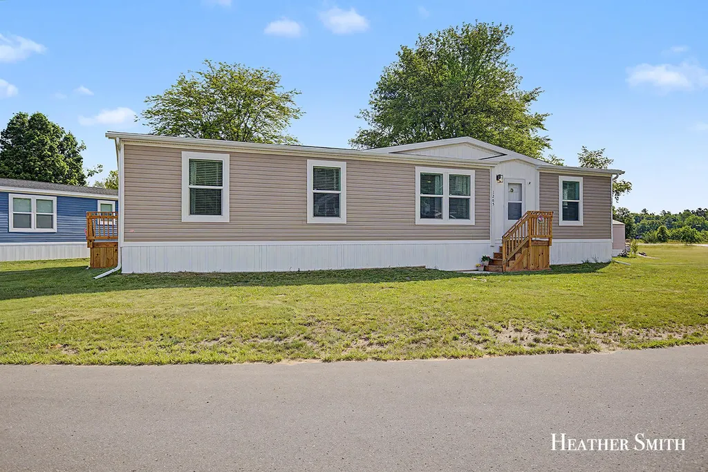 1285 Ashbrook Street NE Plainfield Charter Township MI 49306