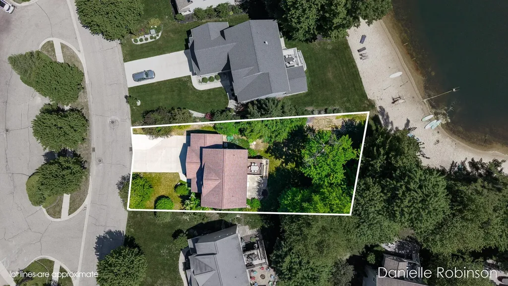 16936 Birchview Drive Crockery Township MI 49448