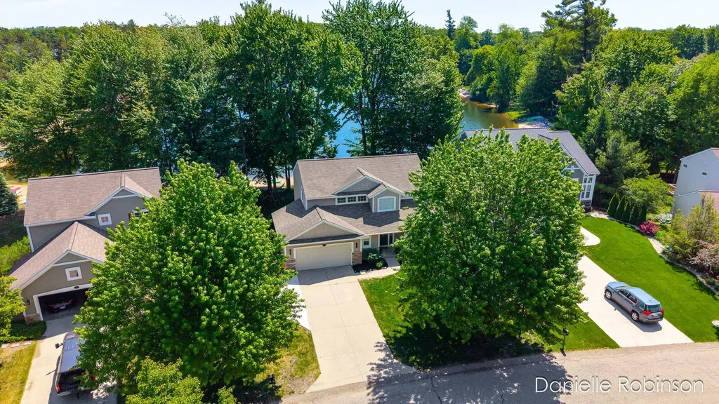 16936 Birchview Drive Crockery Township MI 49448