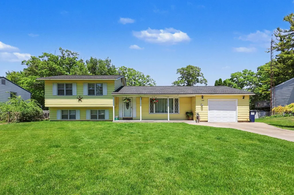 1852 Castle Avenue Norton Shores City MI 49441