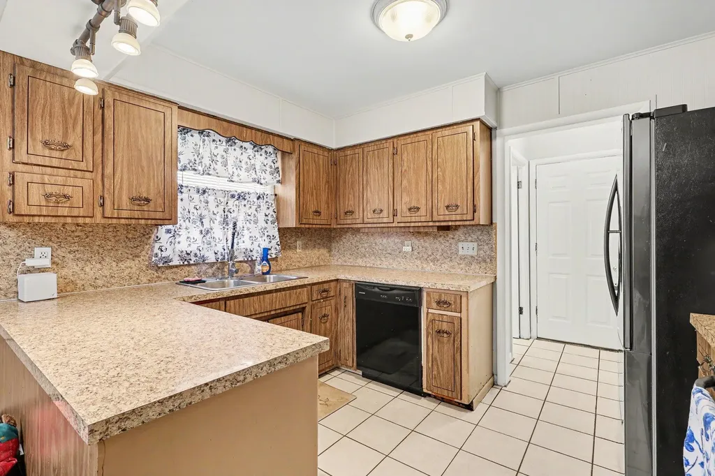1852 Castle Avenue Norton Shores City MI 49441
