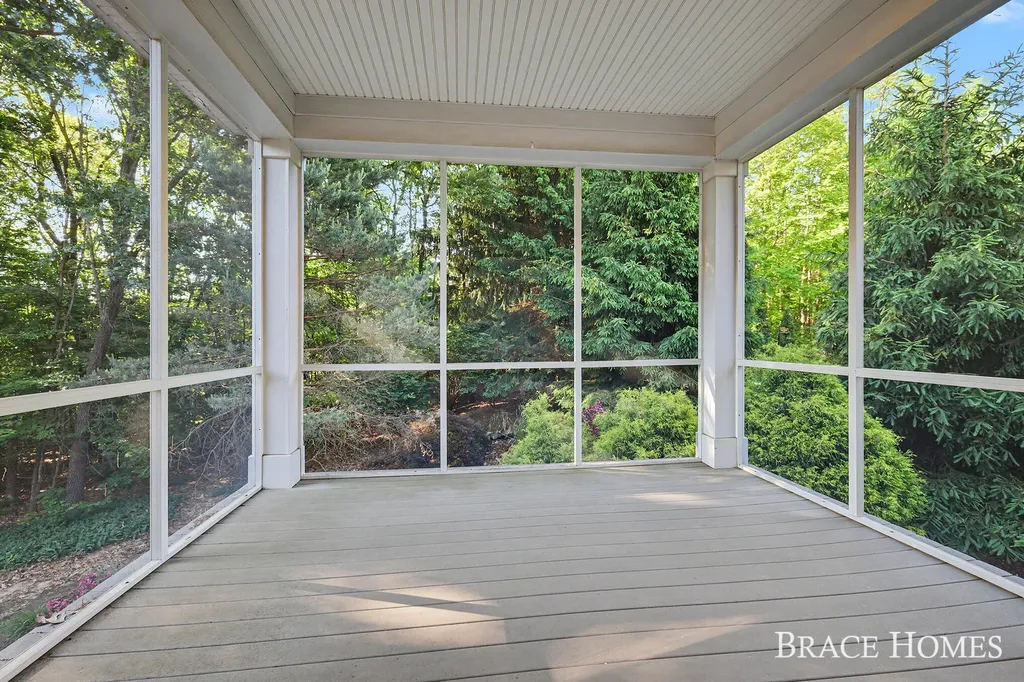 4470 Oak Arbor Drive NE Plainfield Charter Township MI 49525