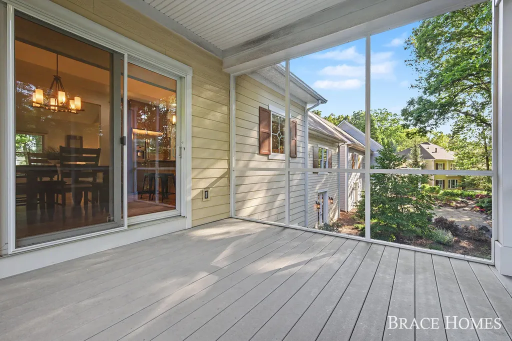 4470 Oak Arbor Drive NE Plainfield Charter Township MI 49525