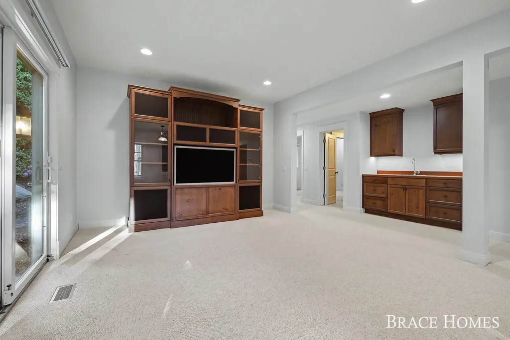 4470 Oak Arbor Drive NE Plainfield Charter Township MI 49525