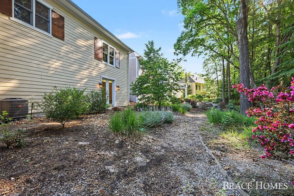 4470 Oak Arbor Drive NE Plainfield Charter Township MI 49525