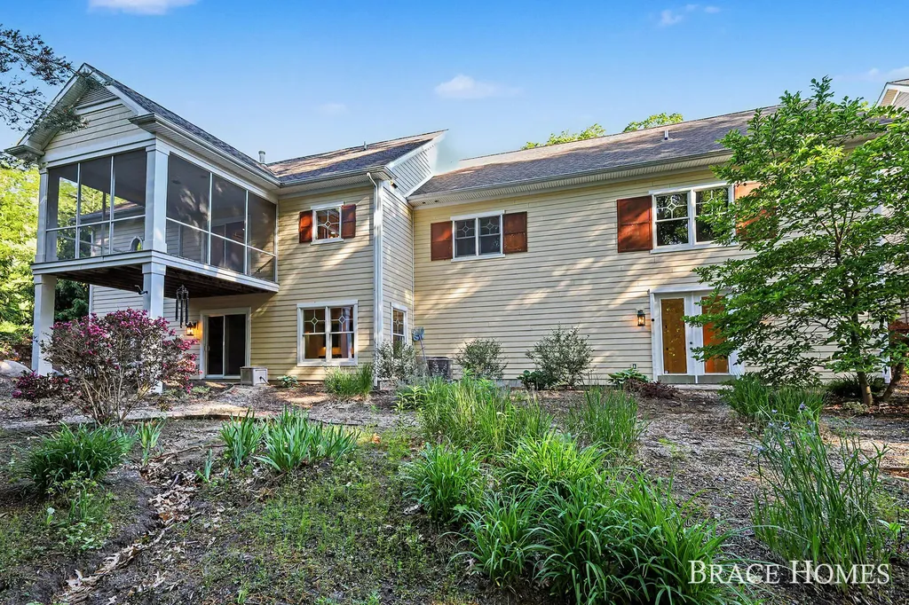 4470 Oak Arbor Drive NE Plainfield Charter Township MI 49525
