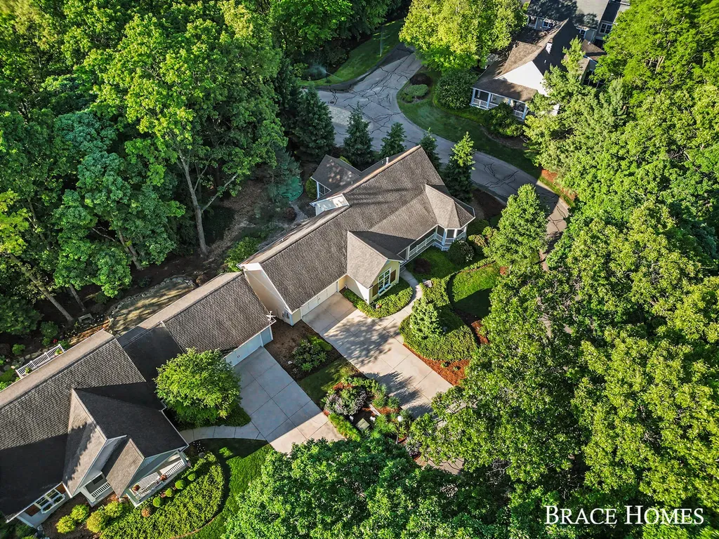 4470 Oak Arbor Drive NE Plainfield Charter Township MI 49525