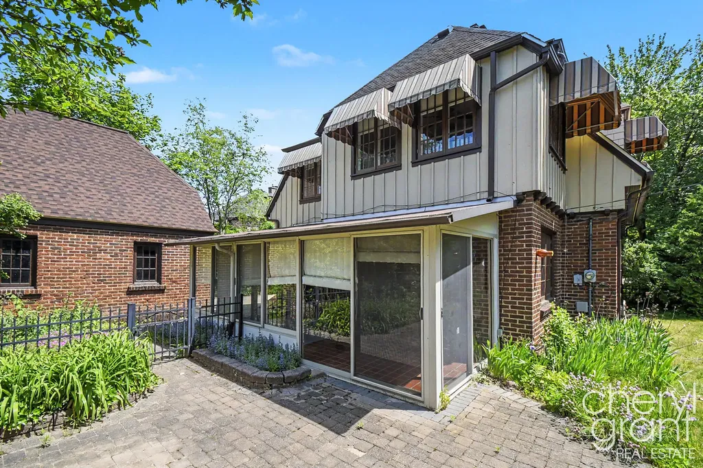 1139 Cadillac Drive SE Grand Rapids City MI 49506