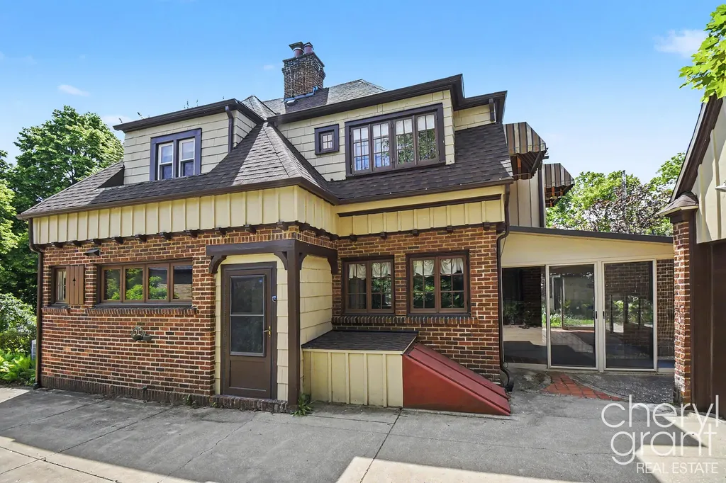 1139 Cadillac Drive SE Grand Rapids City MI 49506