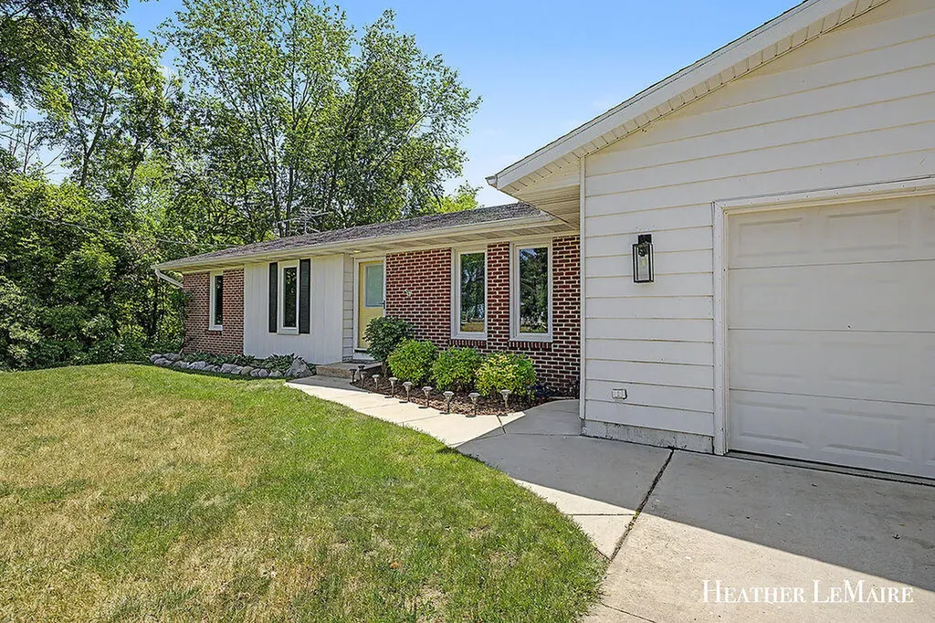3942 Byron Road Jamestown Charter Township MI 49426