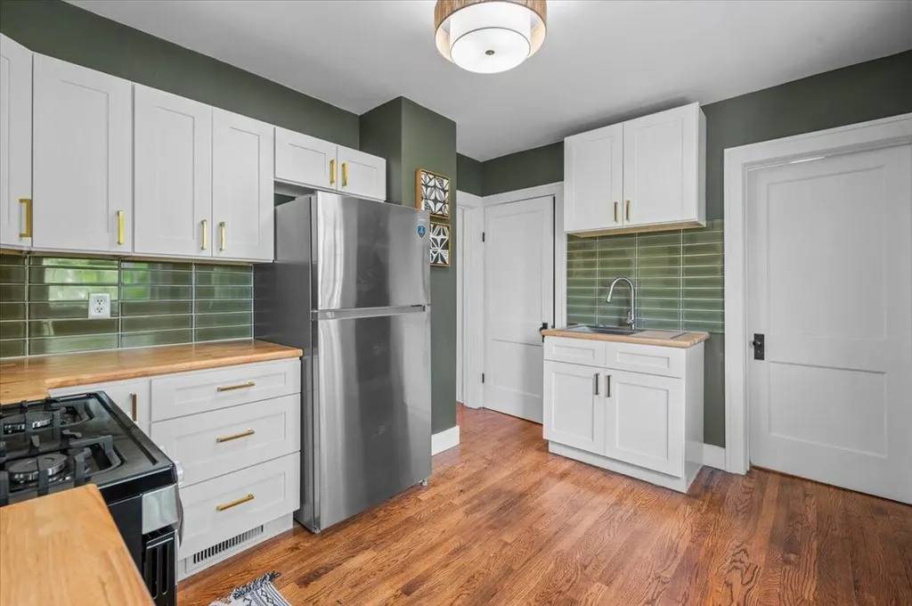 710 Leonard Street NE Grand Rapids City MI 49503