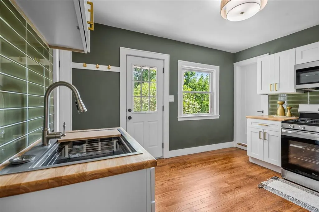 710 Leonard Street NE Grand Rapids City MI 49503
